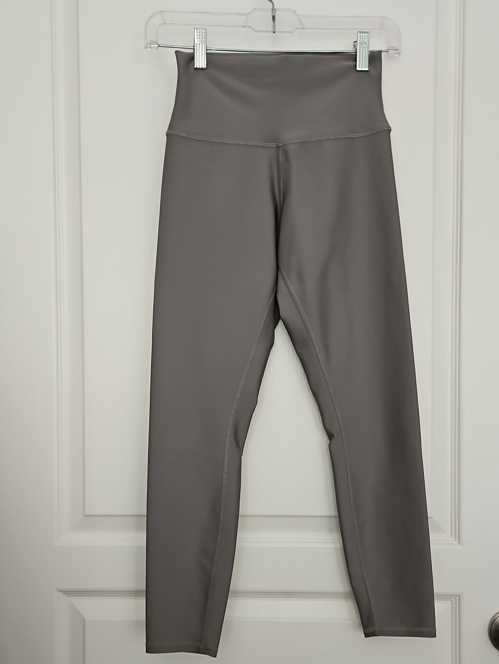 ALO Yoga Light Gray High-Rise Performance Leggings